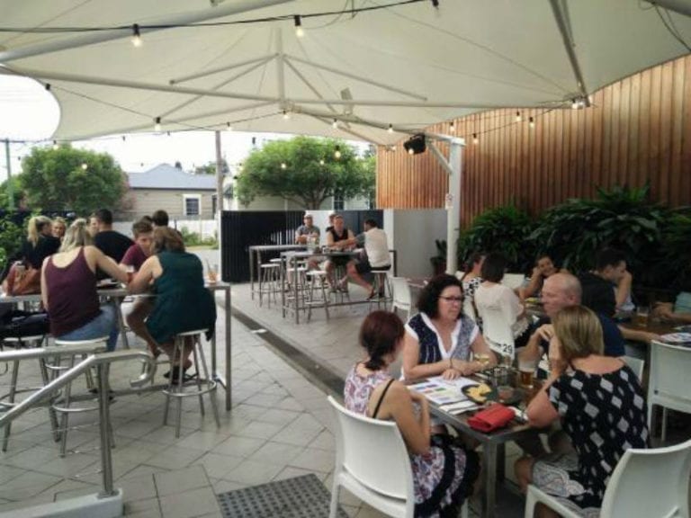 Maryville Dog Friendly Bar 1 768x576