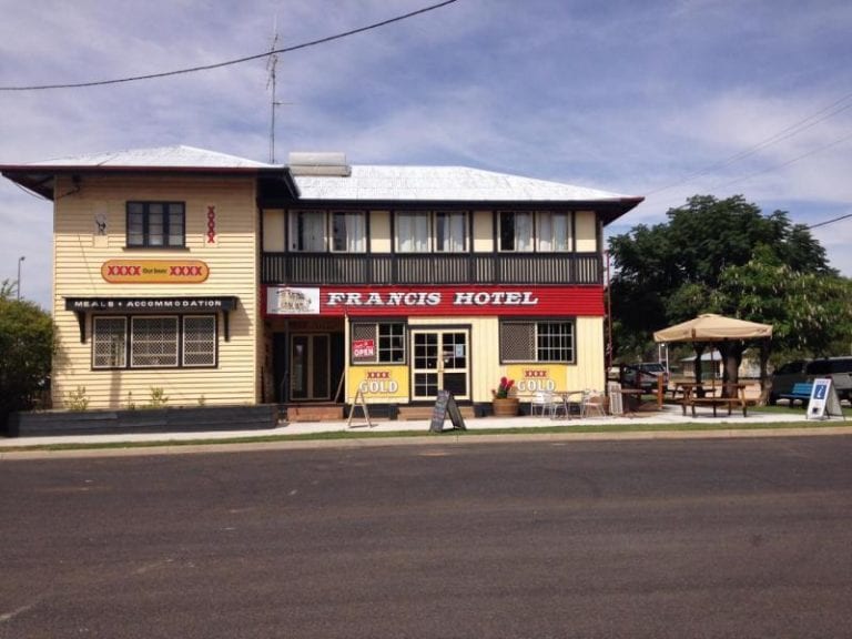 Thallon Pub 1 768x576