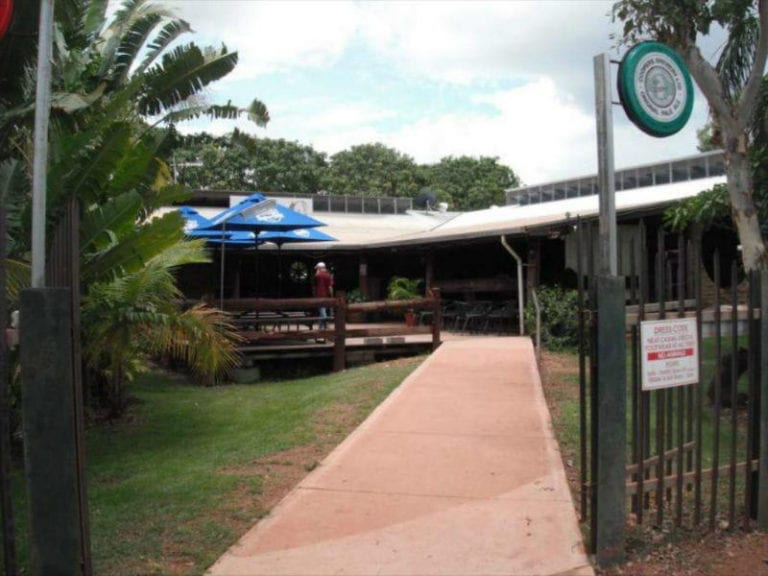 lazy lizzard caravan park 8 6 768x576