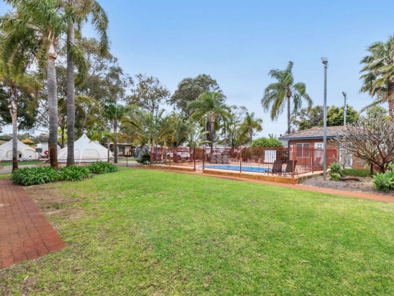 perth central caravan park 8 6 768x576