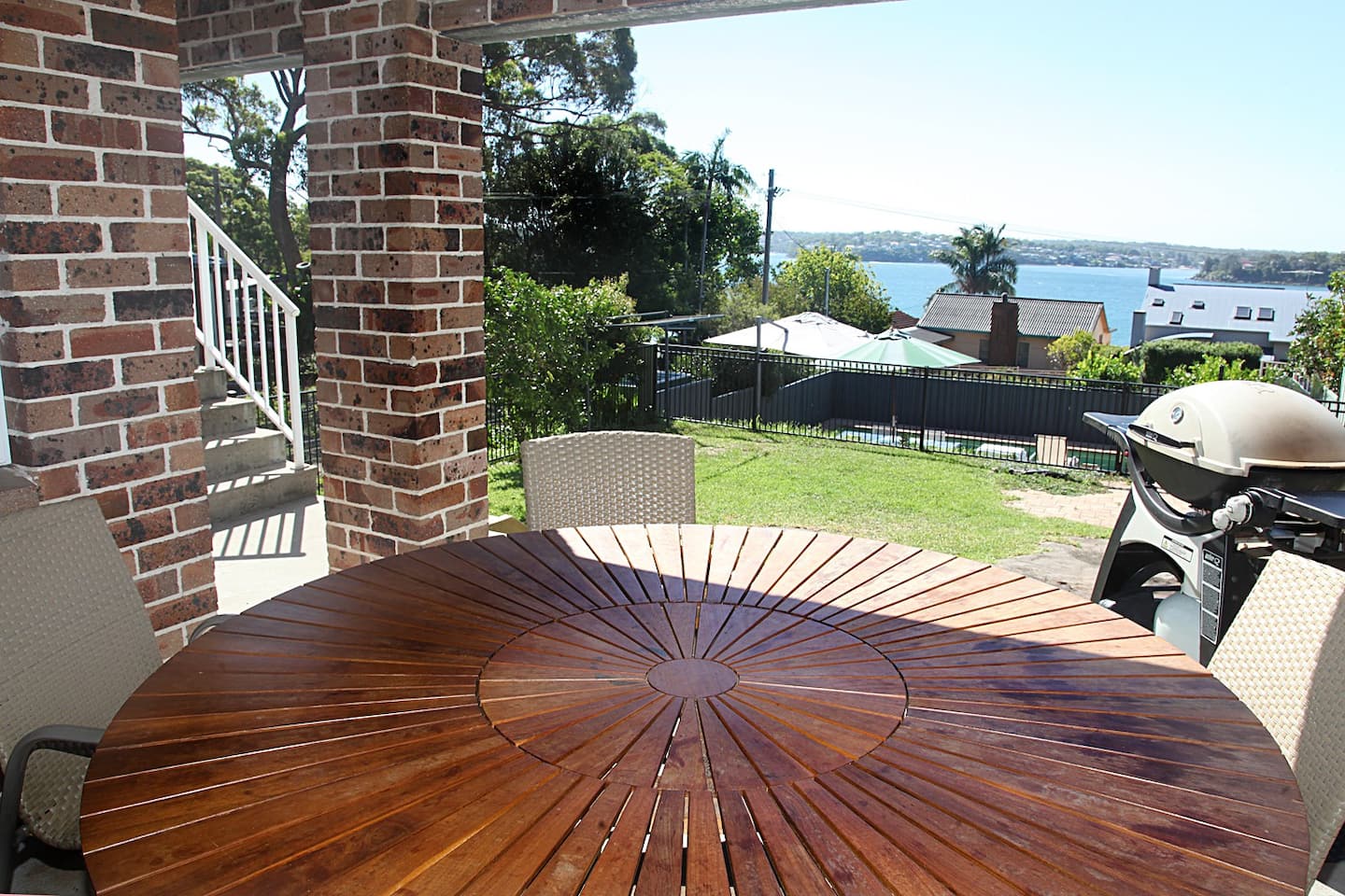 bundeena base art house dog friendly accommodation 17