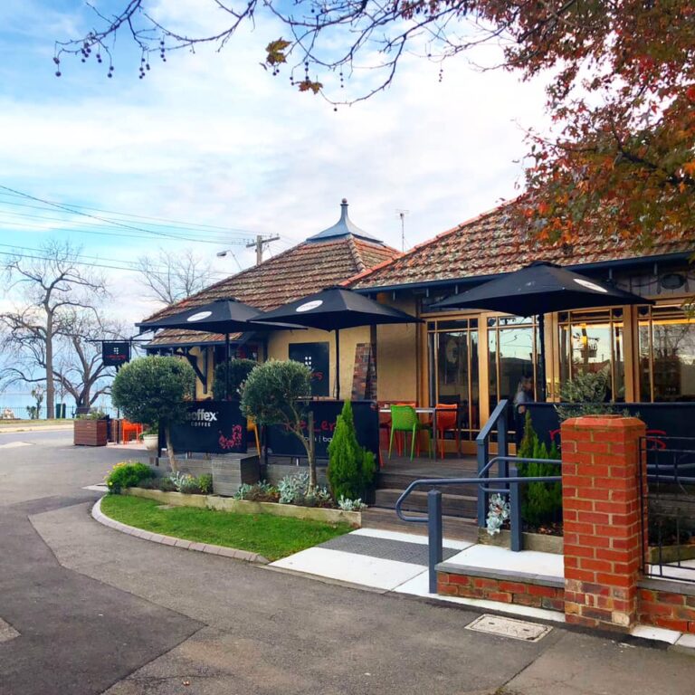 Racers Cafe 1 768x768