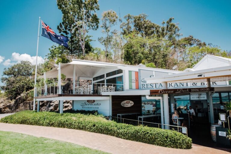 Sorrento Bar Airlie 1 96 768x512