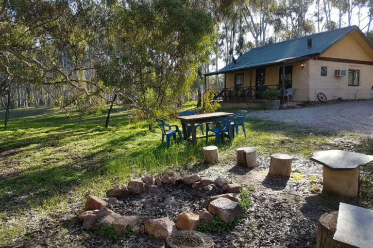 wuthering heights glen morris cottage dog friendly accommodation 7 96 768x512