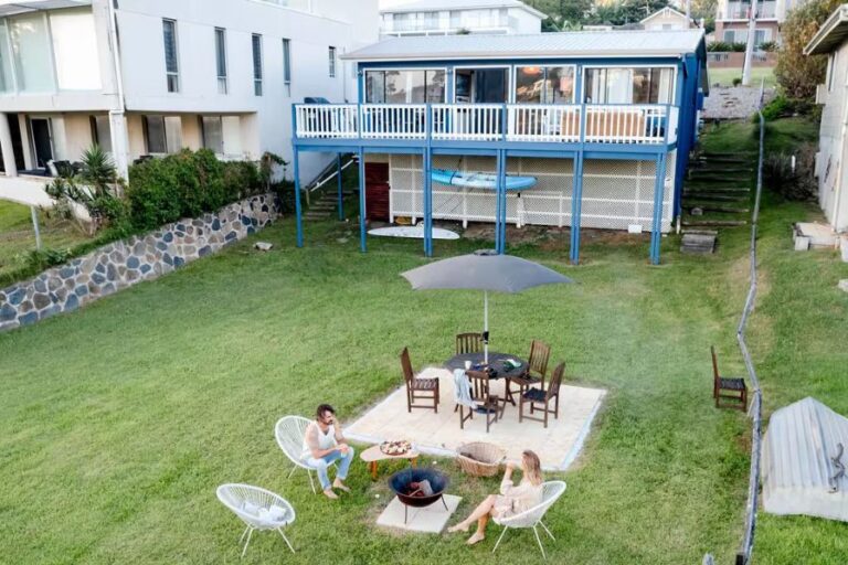 beachfront shack6 768x512